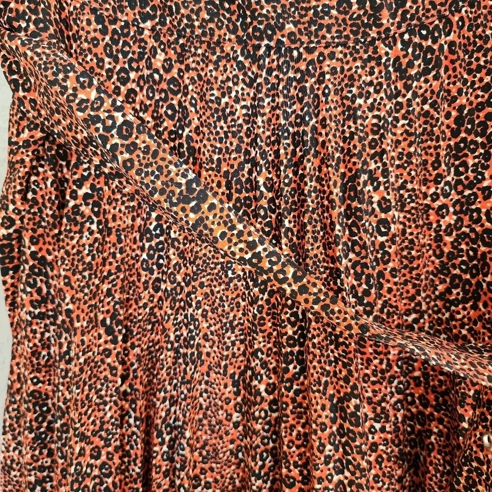 Topshop leopard print pleated midi skirt size 10